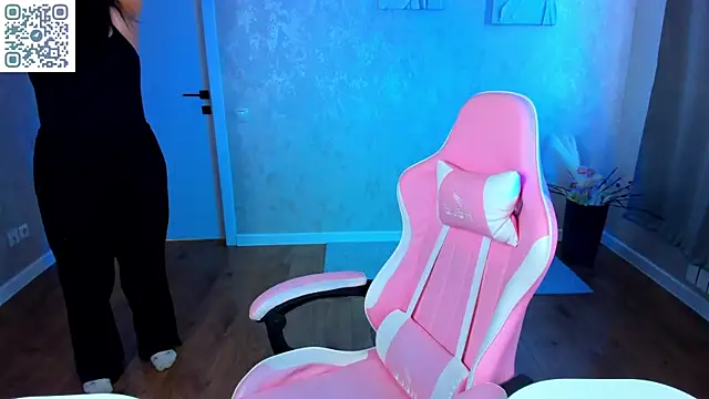 Kira G0ld online show from April 21, 2026, 9:04 am