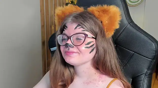 ChloeHalses online show from February 10, 2026, 6:12 pm