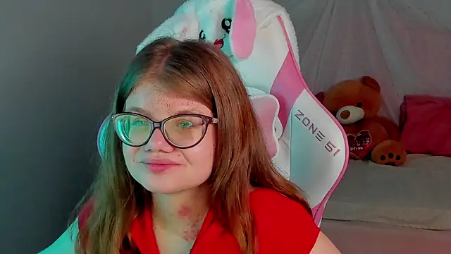 ChloeHalses online show from March 28, 2026, 5:01 pm