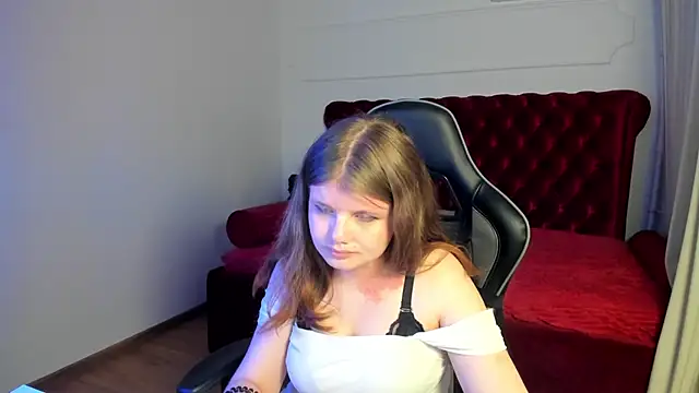ChloeHalses online show from May 31, 2026, 6:09 pm
