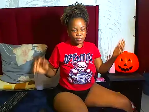 Lindabee34 online show from February 24, 2026, 7:34 pm