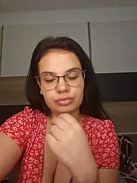 Karolina Velvet online show from February 4, 2026, 10:15 pm