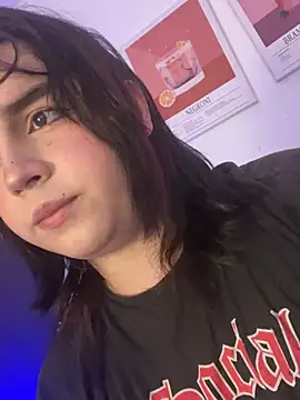 Daniellesins1 online show from April 7, 2026, 1:28 am