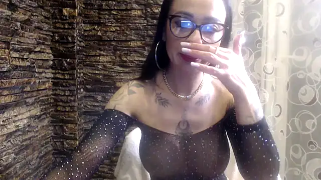 BrianaBloom online show from April 19, 2026, 6:10 pm