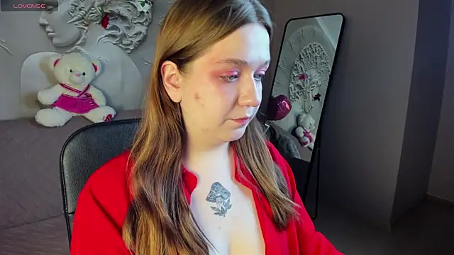 RachelDiRose online show from February 12, 2026, 3:23 am