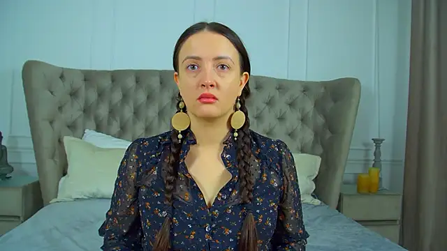 ElinaBellucci online show from April 24, 2026, 4:15 am