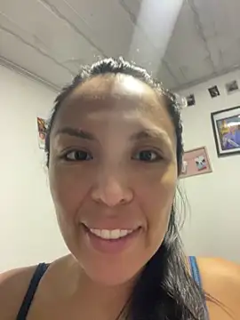 Emma Sanz   online show from March 6, 2026, 12:12 pm