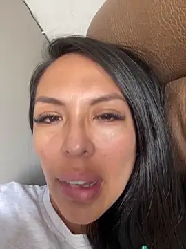 Emma Sanz   online show from April 19, 2026, 7:05 pm