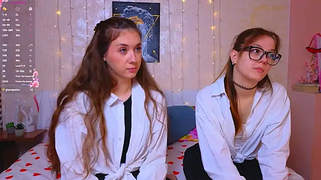 Snapshot of MelanieTwice chatting on March 1, 2026, 11:45 am MelanieTwice online show from March 1, 2026, 11:45 am