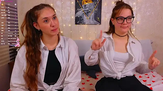 Snapshot of MelanieTwice chatting on March 5, 2026, 12:12 pm MelanieTwice online show from March 5, 2026, 12:12 pm