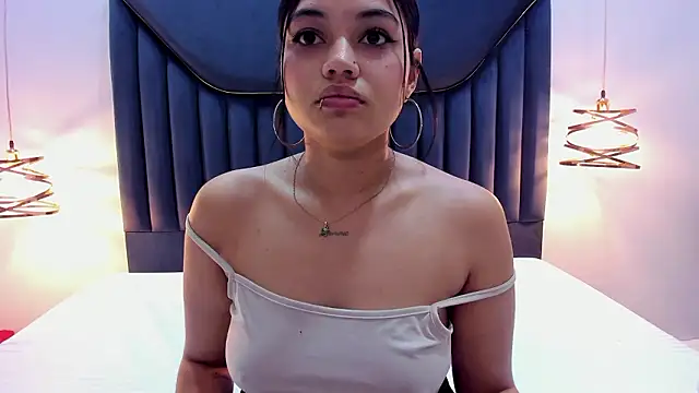 Snapshot of EmilyKartters chatting on March 3, 2026, 12:00 pm EmilyKartters online show from March 3, 2026, 12:00 pm