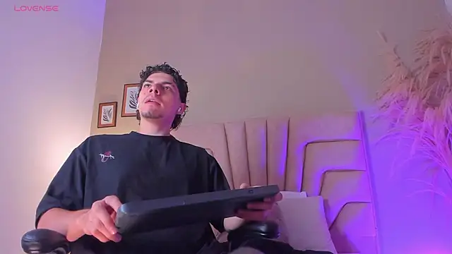 Axel Creed online show from March 5, 2026, 1:18 pm