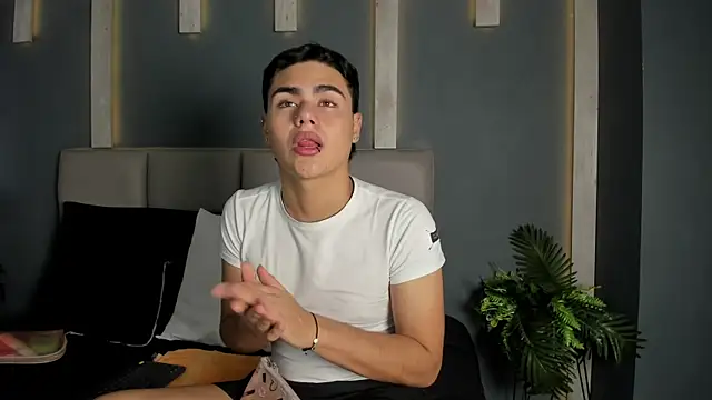 FemNoa online show from March 3, 2026, 1:17 pm