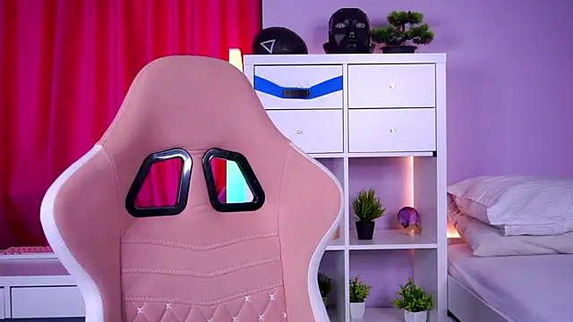 MistyReeds online show from February 19, 2026, 5:58 am