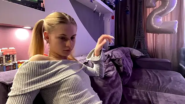 JeneeEady online show from April 5, 2026, 7:05 am