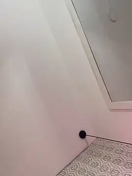 Mia rivers   online show from April 19, 2026, 7:38 pm