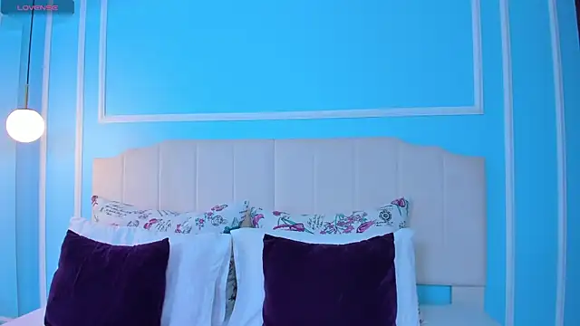 ashley foox online show from February 11, 2026, 3:00 am