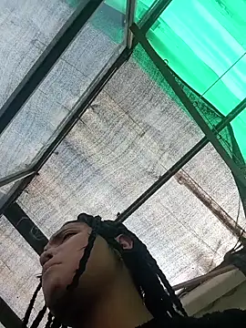 Maggyx online show from February 25, 2026, 1:21 pm