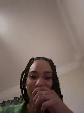 Snapshot of ricaOro chatting on March 28, 2026, 9:14 pm ricaOro online show from March 28, 2026, 9:14 pm