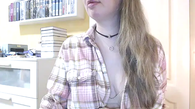 Tasiya online show from February 22, 2026, 7:45 pm