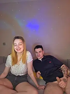 ToxyFoxyy online show from February 9, 2026, 1:37 pm