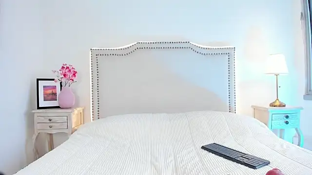 Charlote Harper online show from February 15, 2026, 6:26 pm