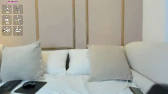 LisaLain online show from February 19, 2026, 12:12 pm