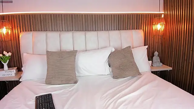 LisaLain online show from March 2, 2026, 12:12 pm