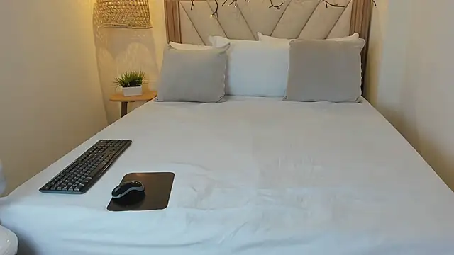 LisaLain online show from March 11, 2026, 12:00 pm