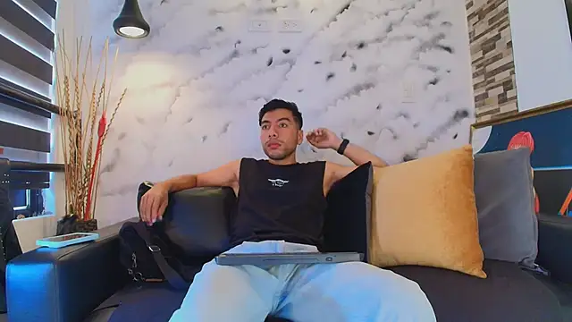 Max Hornye online show from April 16, 2026, 6:30 pm