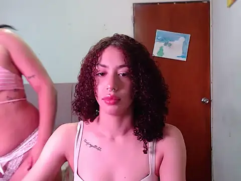 ShanellYSharlot online show from February 5, 2026, 7:18 pm