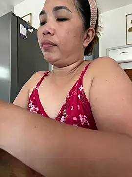 lady candy85 online show from April 5, 2026, 3:58 am