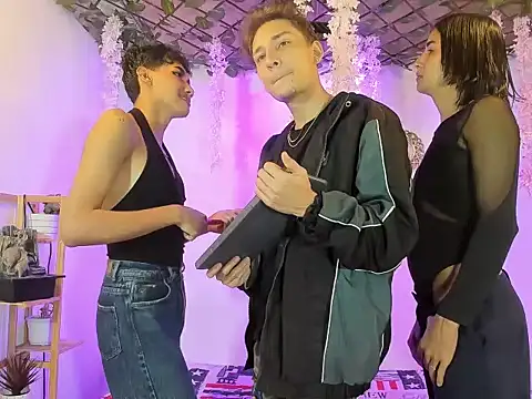 Dapnhe hot2006 online show from March 2, 2026, 1:41 am