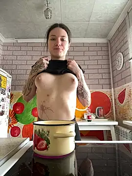 chilhorny online show from February 10, 2026, 4:38 am