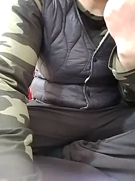 LiilyZi online show from March 10, 2026, 1:32 am