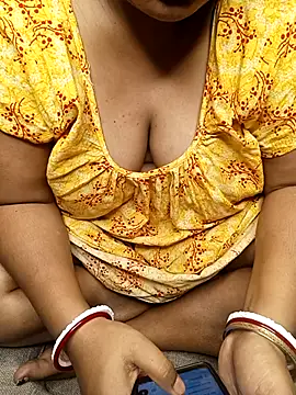 R Queen online show from March 7, 2026, 2:03 pm