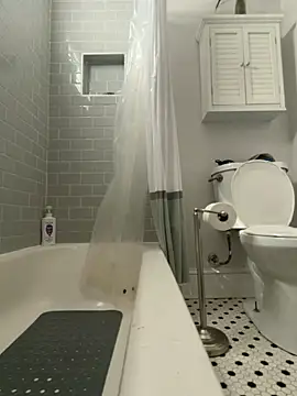 RaeganV online show from March 4, 2026, 6:58 pm