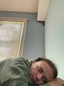 Snapshot of RaeganV chatting on April 12, 2026, 7:52 pm RaeganV online show from April 12, 2026, 7:52 pm