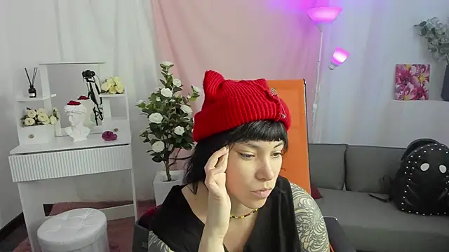 NeoGeisha online show from April 16, 2026, 1:23 pm