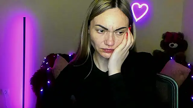 BlondMikey22 online show from April 18, 2026, 7:07 pm