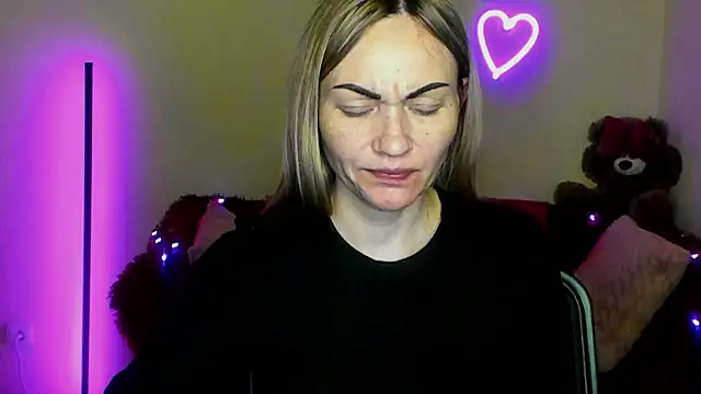 BlondMikey22 online show from April 18, 2026, 7:58 pm