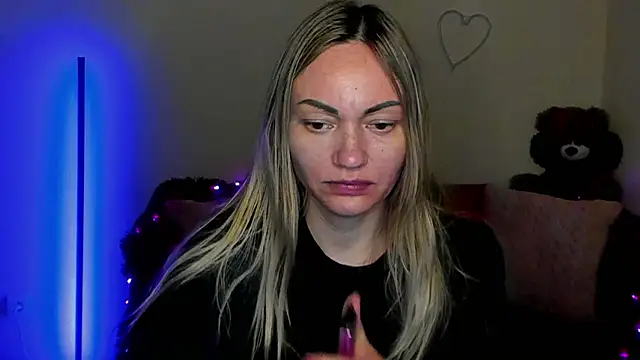 BlondMikey22 online show from April 21, 2026, 6:01 pm