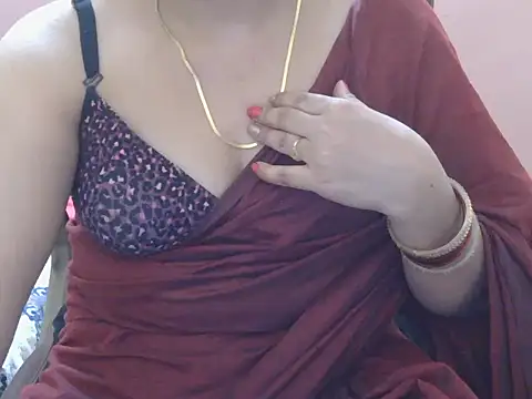 Cute Sheetal online show from April 19, 2026, 1:21 pm