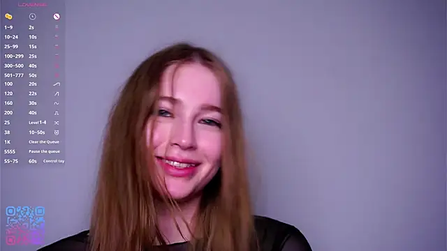 RowenaIanniello online show from April 23, 2026, 4:31 pm