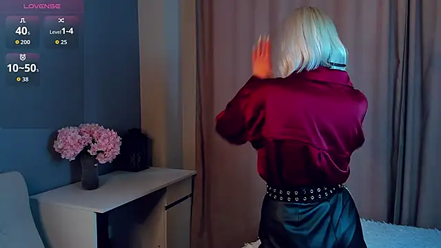 GoldenLenarz online show from March 27, 2026, 11:10 am