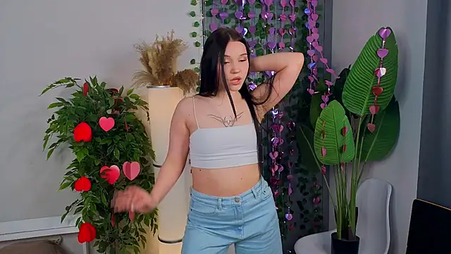 RoxannRunk online show from February 16, 2026, 6:20 am