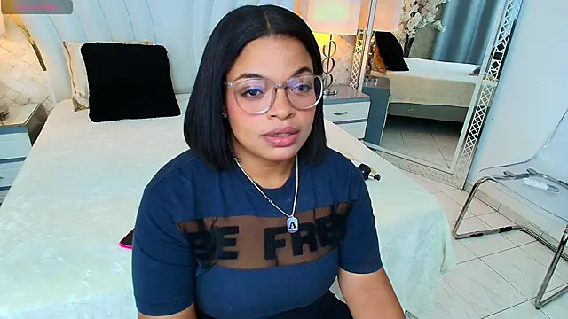 YazminJenner online show from April 24, 2026, 5:10 am