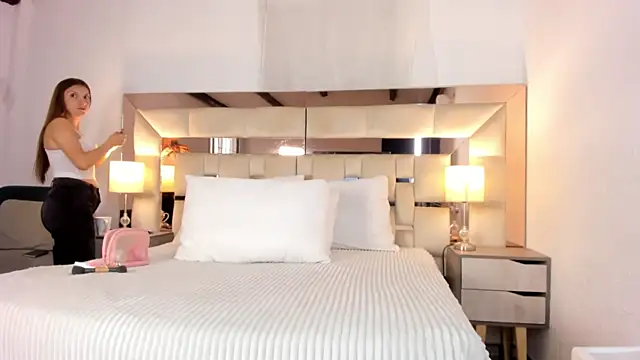 EloiseClairmont online show from March 25, 2026, 7:42 pm