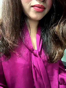 riya sharma11 online show from April 18, 2026, 7:07 pm