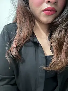 riya sharma11 online show from April 19, 2026, 6:21 pm